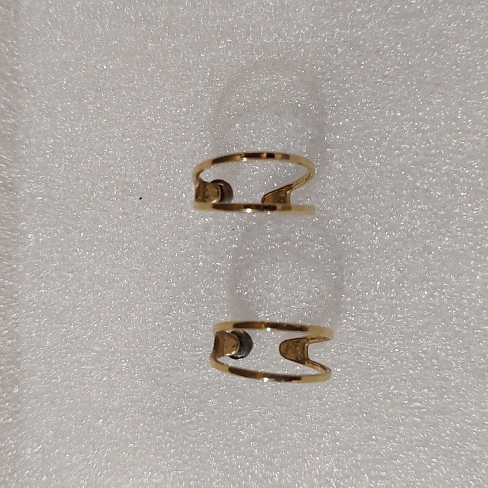 Elegant Gold Hoop Earrings